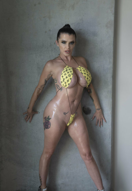 joslynjames model pretty archive