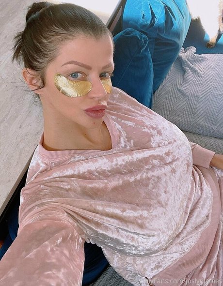 joslynjames naked pornstar img