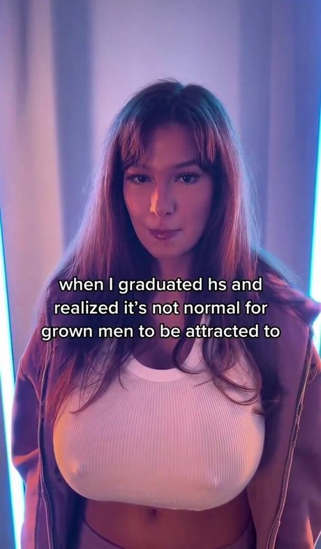 Estallia adult model picture