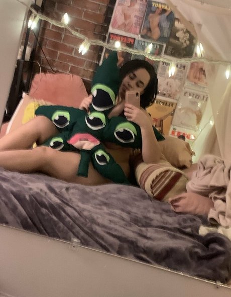 hotpocketprincess star erotic archive