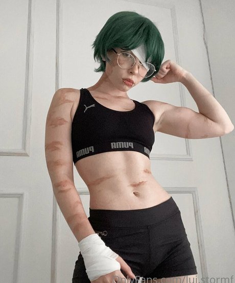 lui stormf sexy actress pictures