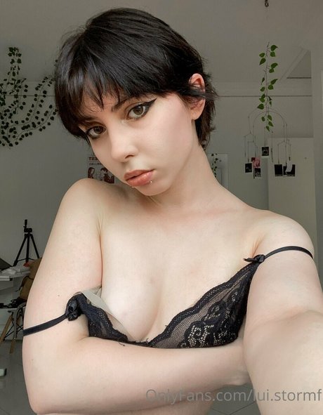 lui stormf perfect actress pic