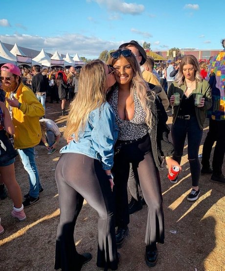 Chloe C star naked gallery