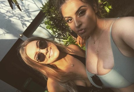 Chloe C porn model img