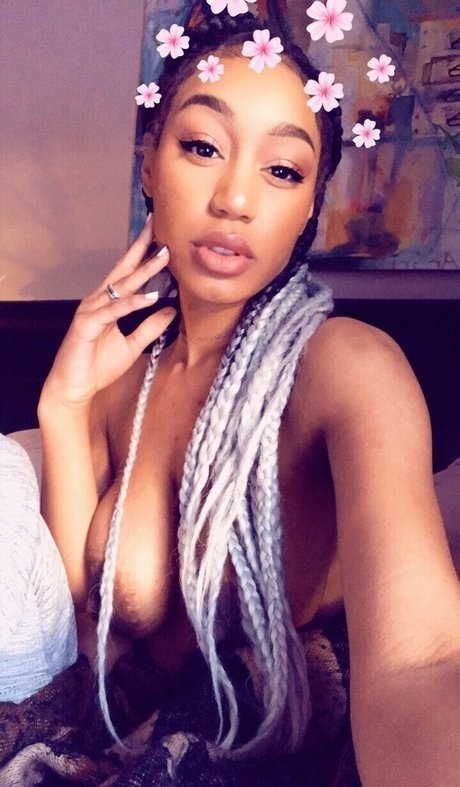 Nia Simone nude actress pictures