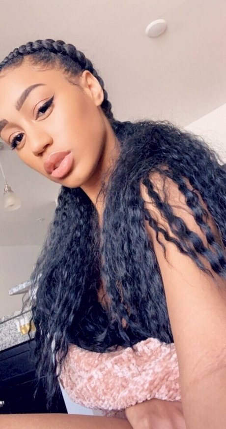 Nia Simone star free photos