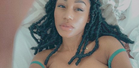 Nia Simone star perfect img