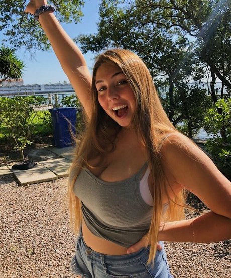 Makenna Adams model nude images