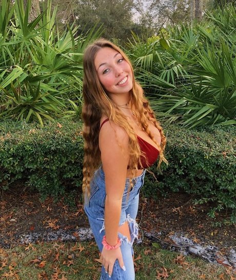 Makenna Adams model porn images