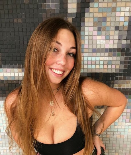 Makenna Adams model top pic