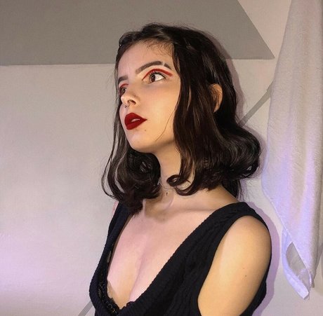 Victoria Ribeiro sex model gallery