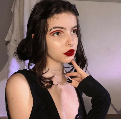 Victoria Ribeiro art model pictures