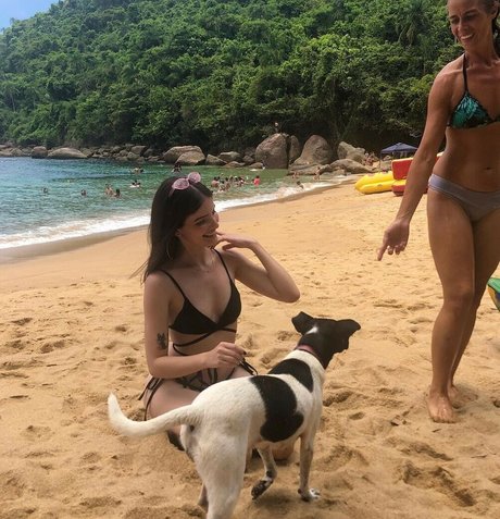 Victoria Ribeiro sexy pornstar img