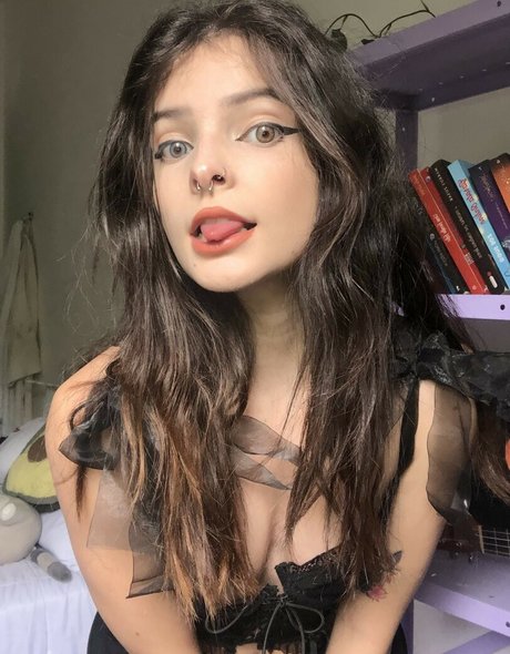 Victoria Ribeiro model sexy photos