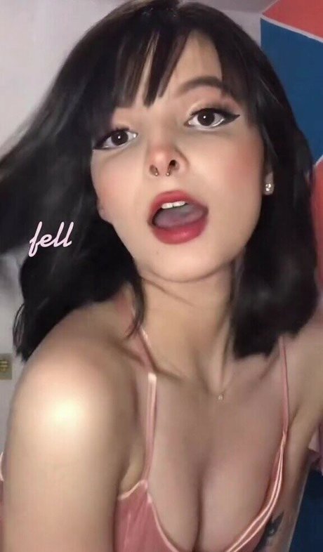 Victoria Ribeiro nudes model pictures