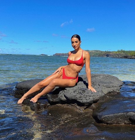 Alicia Arrietta hd actress image