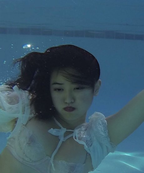 Lydia Ren hot model images