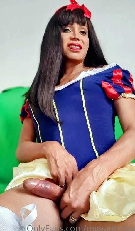 megantstop erotic model gallery