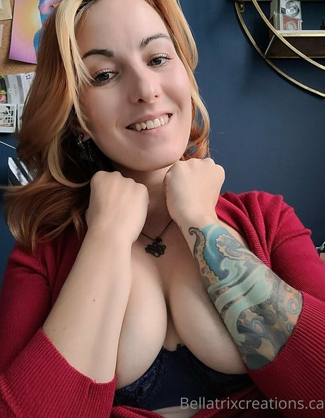 bellatrix model sexy photo