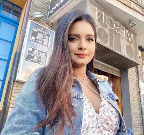 Resha Antony model adult photos