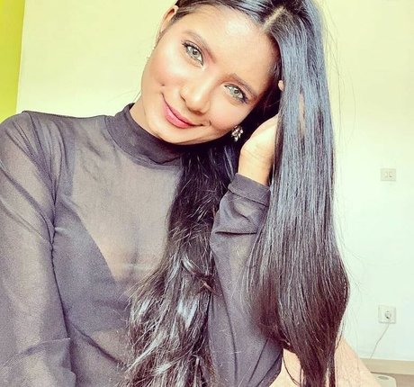 Resha Antony star adult images