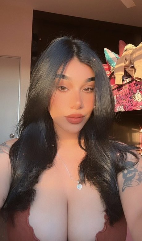 amywinos10 exclusive star img