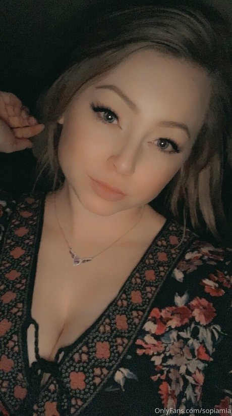 sopiamia erotic star pic