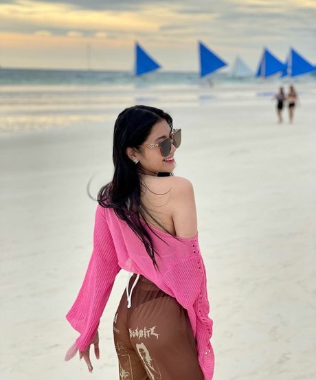 Caroline Lapena adult actress pics