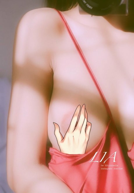 Khunmerlia model sexy galleries