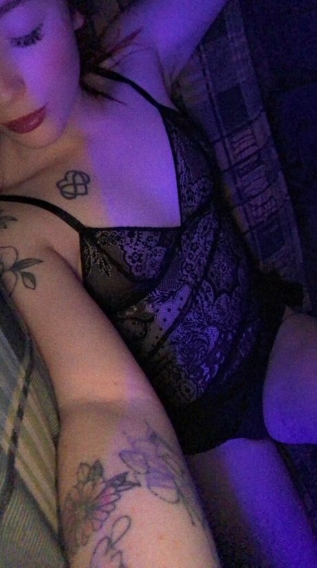 miniloupxxx nude star image