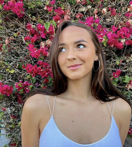 Calista Reyes pretty star image