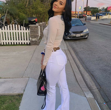 Calista Reyes model pornographic pics