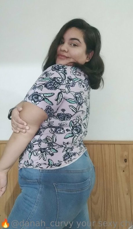 danah curvy hot star photo