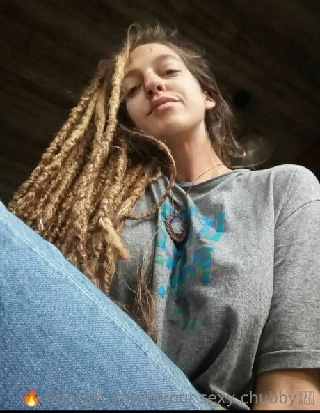 danah curvy nude model images