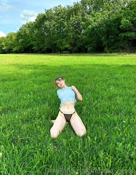 Renata moon model top photo