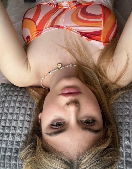 Renata moon pretty actress picture