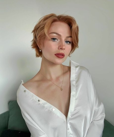 KallMeKris pornstar exclusive image