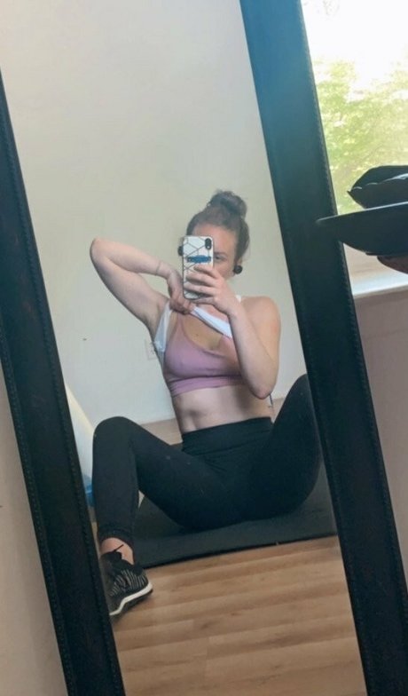 submissive gigi model naked images