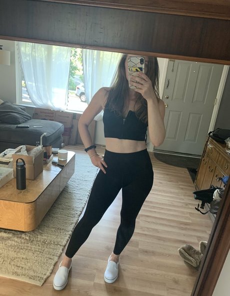 submissive gigi hot star pictures