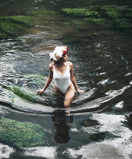 Karen Fukuhara beautiful model pictures