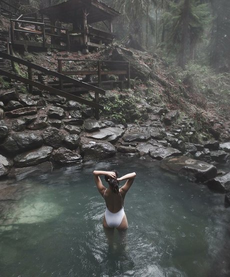 Karen Fukuhara hot model galleries