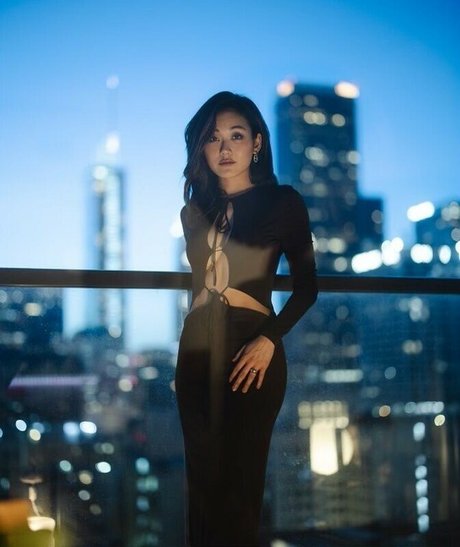 Karen Fukuhara hd actress image