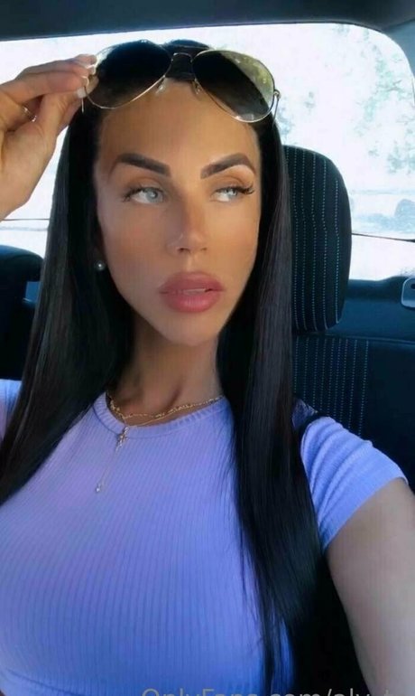 aly ts pornstar pretty photos