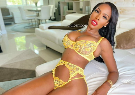 dulcemoonfree pretty model pics