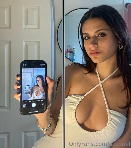 adsxxx beautiful actress pics