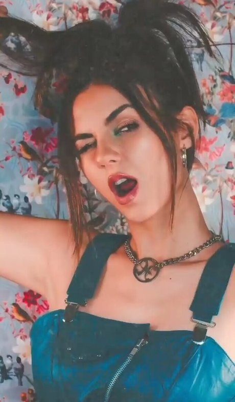 Victoria Justice sex actress picture
