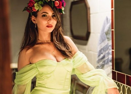 Victoria Justice sexy pornstar photo