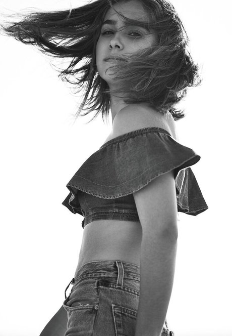 Haley Lu Richardson beautiful star pics