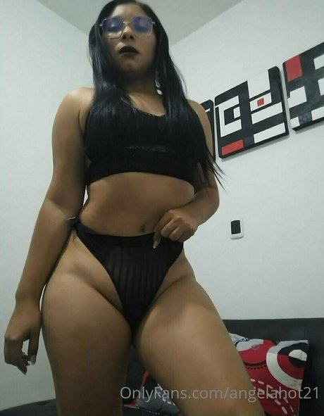 angelahot21 nudes model picture