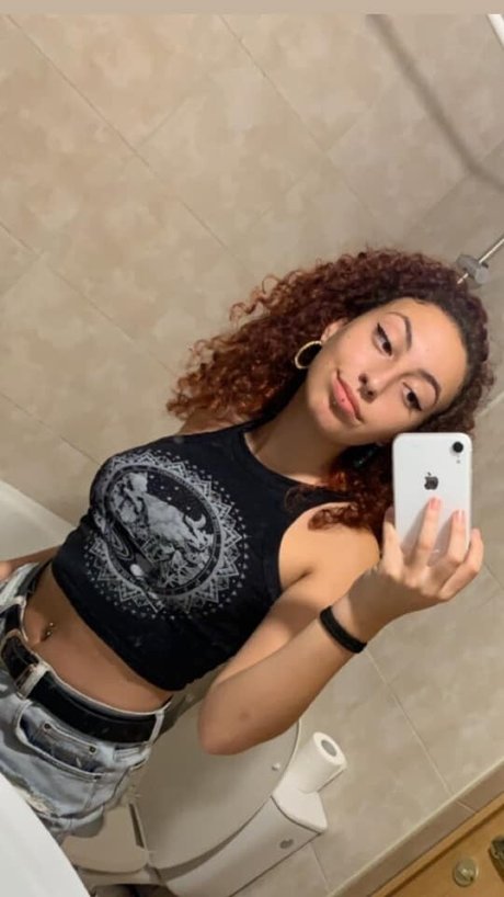 Edin Kary pornstar sexy pics